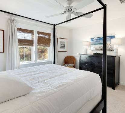 Drift off in your elegant canopy bed while the ceiling fan keeps you cool and comfortable throughout the night.