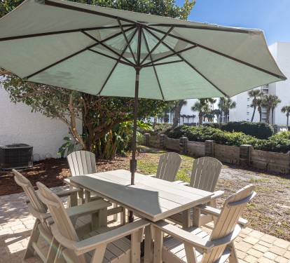 Main level Living room Patio Shoreline Garden 16
