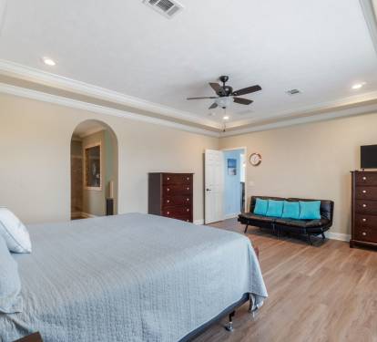 Master Bedroom (King)