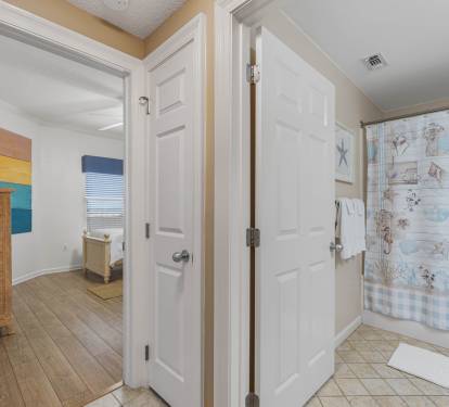 Guest Bedroom/Bathroom