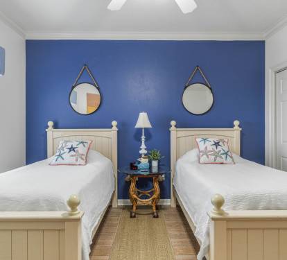 Guest Bedroom (2 Twins)