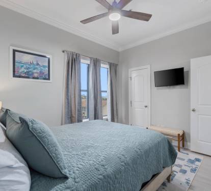3rd Floor Guest Bedroom 2 (Queen)