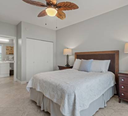Guest Bedroom 1 (Queen)