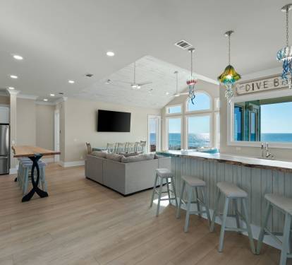 Living Room & Bar