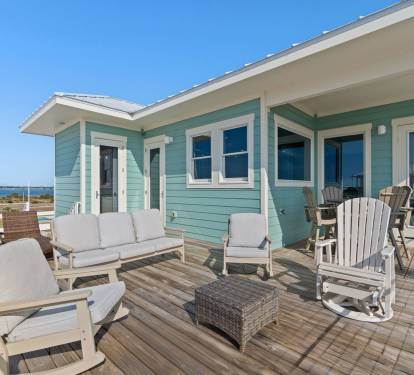 Top Deck Off Living Room