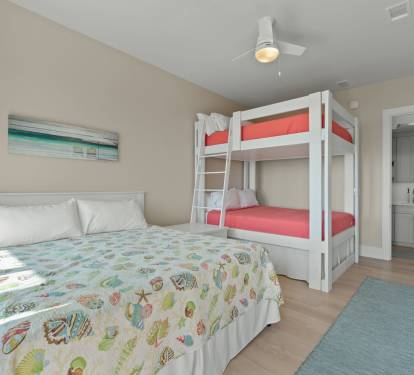 Guest Bedroom 2 (King & Queen Bunks)