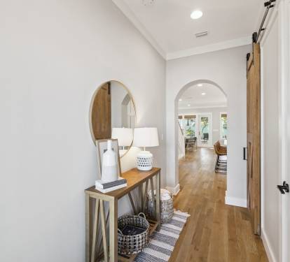 Inviting 1st Floor Entry