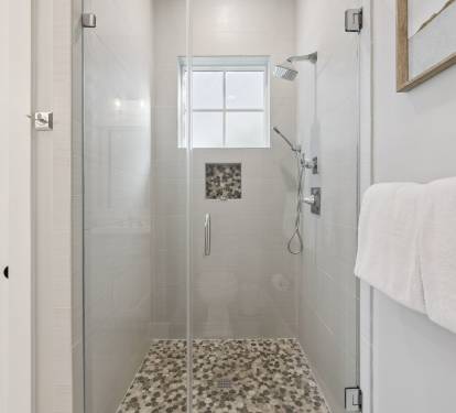 King Guest En-Suite - Walk-In Shower