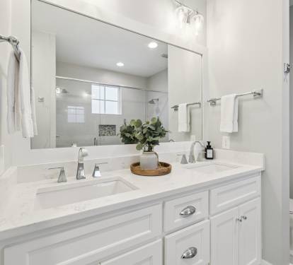 Primary King En-Suite - Dual Vanities