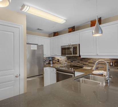Fully Equipped Kitchen with Stainless Steel Appliances