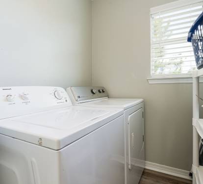 Endless Summer Full Size Washer + Dryer
