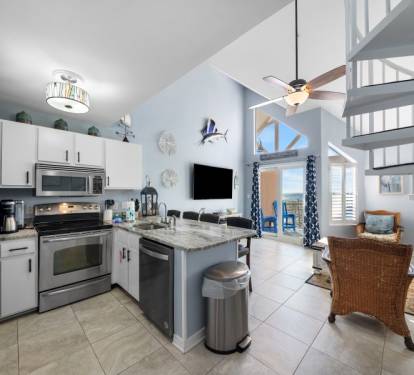 9 Grand Beach Penthouse 3 Kitchen