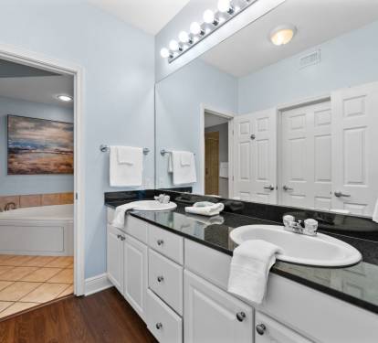 15 San Carlos 409 Primary Bathroom