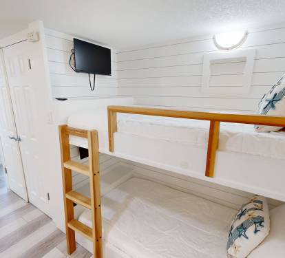 Bunk Beds (Entry)