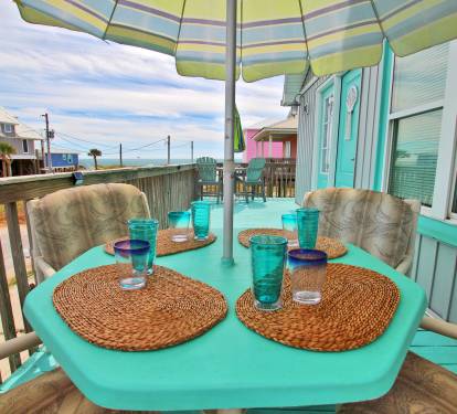 Dream Catcher Deck with Outdoor Dining for 4