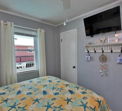 Dream Catcher Bedroom 2 with Queen Bed