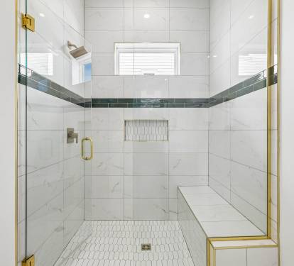 King Guest En-Suite - Walk-In Shower