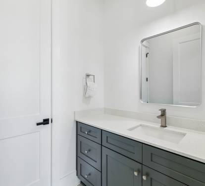 1st Floor Guest Bathroom - Single Vanity