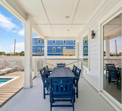 Enjoy Al Fresco Dining for 6