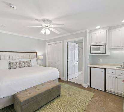 1st Floor - King Guest Suite