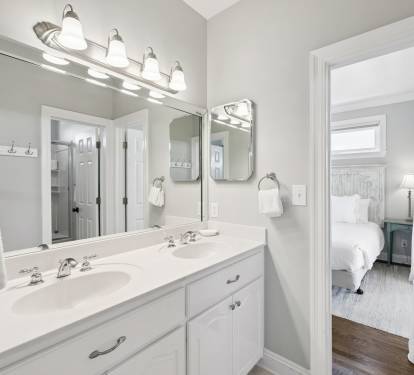 3rd Floor Shared Bathroom - Dual Vanities