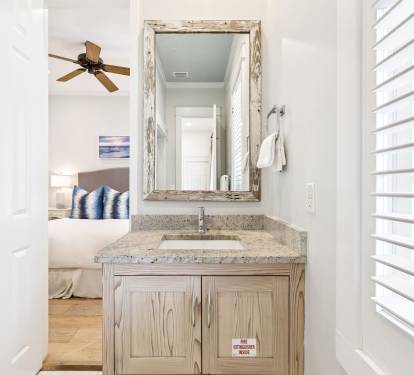 Shared Guest Bathroom - Single Vanity