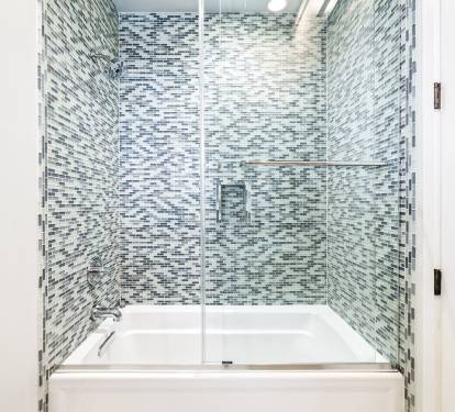 Shared Guest Bathroom - Shower/Tub Combo