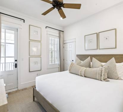 2nd Floor - Queen Guest Suite
