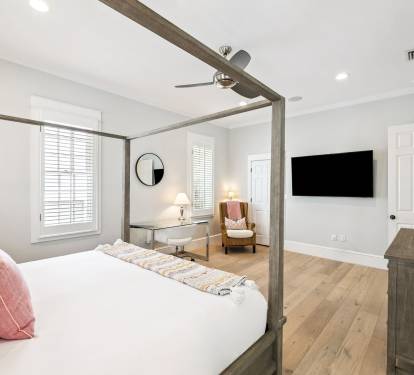Primary King Suite - Balcony Access, Flat-Screen TV & Dedicated Workspace