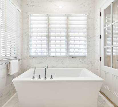 Primary King En-Suite - Soaking Tub