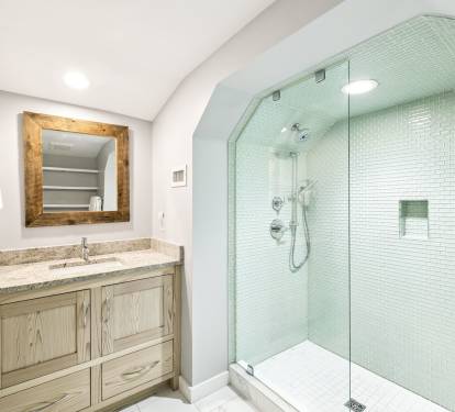 Twin Guest En-Suite - Single Vanity + Walk-In Shower