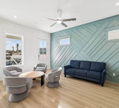 Ample Seating - Perfect for Hanging Out!