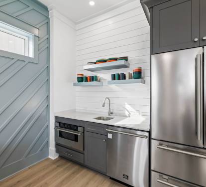 Stylish 1st Floor Kitchenette - Perfect for Quick Bites