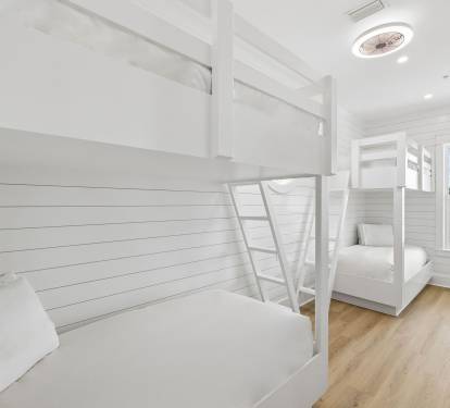 1st Floor Bunk Room - 2 Twin Bunks + Flat-Screen TV