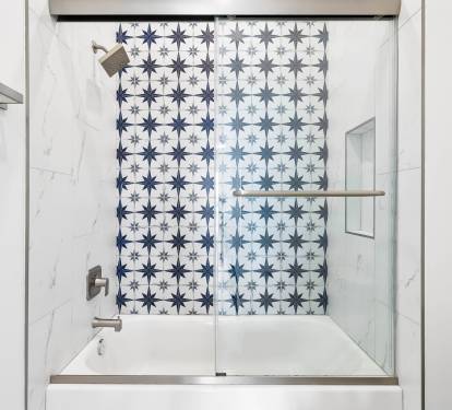 Guest Bathroom - Shower/Tub Combo