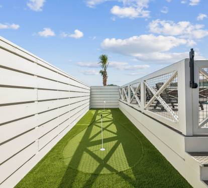 Practice Your Short Game on the Putting Green!