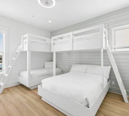 2nd Floor Bunk Room - Twin Over Twin + Twin Over Queen Bunks