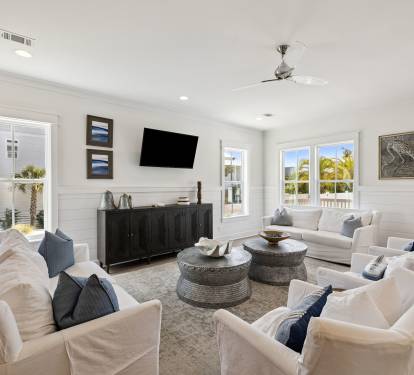 Spacious & Open Living Area with Ample Seating