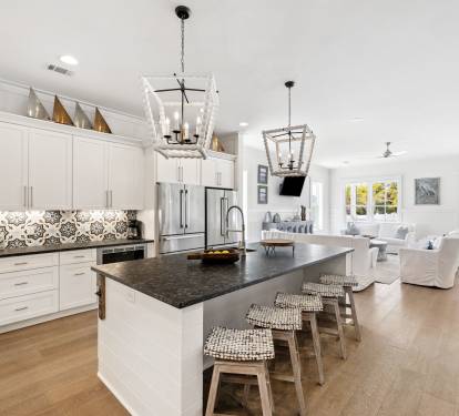 Bar Seating for 5 - Perfect for Breakfast or Quick Bites