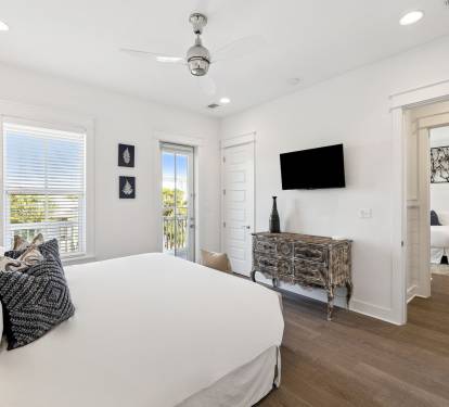 King Guest Suite - Balcony Access + Flat-Screen TV