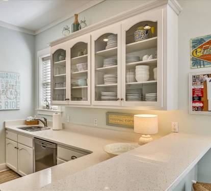 Kitchen - Additional Seating for Two at the Breakfast Bar
