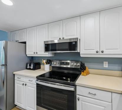 Fully Equipped & Spacious Kitchen!