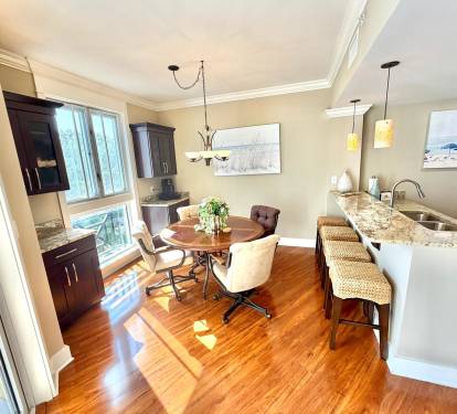 Dining area for 4+