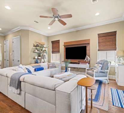 Spacious living room