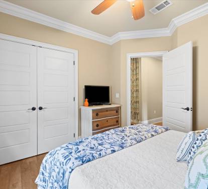 Guest Bedroom - Queen