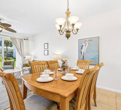 Dining Area with Seating for 6