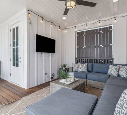 Unwind on the 4th Floor Balcony!