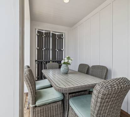Enjoy Al Fresco Dining for 6!