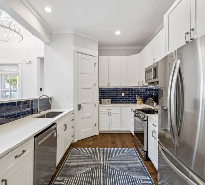 Fully Equipped with Stainless Steel Appliances