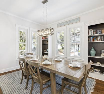 Dining Area with Seating for 6